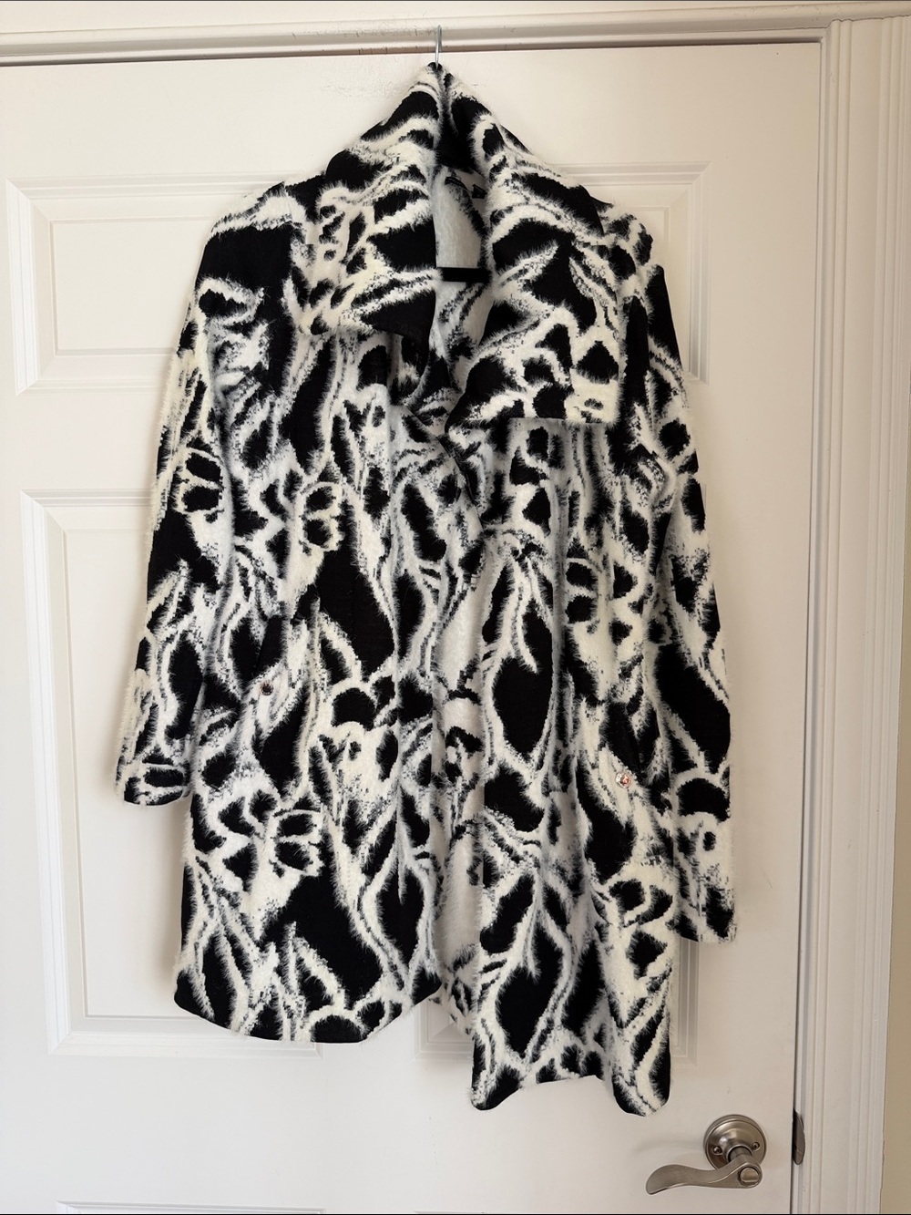 White House Black Market Black and White Abstract Faux Fur